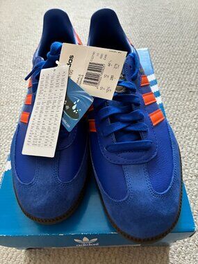 Running shoes. Adidas Samba original. sz 10.5 Blue / Orange